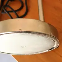 Kaiser Idell 6561 Super Tischlampe mit Schwanenhals und vernickelter Metalloberfläche. Restauriertes Vintage-Original mit markanter Formgebung und Patina.