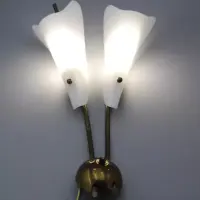 Zweiflammige Wandleuchte aus Messing und Acryl Gold Weiß 1950er Mid-Century Vintage