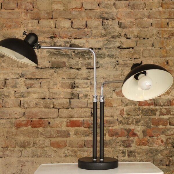 Kaiser Idell 6580 Super Doppelarm-Tischlampe von Christian Dell. Seltenes Vintage-Original mit markanter Konstruktion und klassischer Bauhaus-Ästhetik.