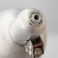 Kaiser Idell 6556 Tischlampe, perlsandgestrahlt und klar lackiert, ohne Prägung. Charaktervolles Vintage-Original von Christian Dell für Sammlerfreunde.