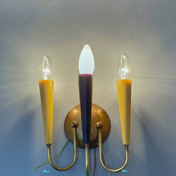 Dreiflammige Wandlampe Messing Gelb Schwarz 1950er Mid-Century Vintage
