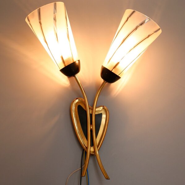 Zweiflammige Wandlampe Messing Opalglas 1950er Mid-Century Vintage