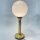 Kugel-Tischleuchte aus Messing mit Opalglas – 1970er Hollywood Regency Vintage