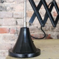 HELO Upcycling Scheren-Tischleuchte mit historischem Telefonarm – Industrial Vintage