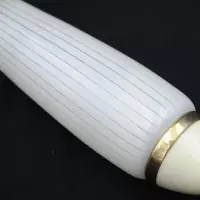Messing Wandleuchte mit geriffeltem Opalglas – 1950er Mid-Century Vintage