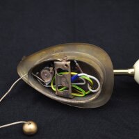 Messing Wandleuchte mit geriffeltem Opalglas – 1950er Mid-Century Vintage