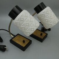 Paar Tischlampen mit geometrischem Opalglas – Messing & Schwarz – 1960er Mid-Century Vintage