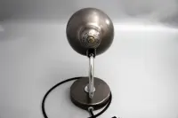 Kaiser Idell 6722-T Baby Dell Tischlampe von Christian Dell mit geprägtem Dom. Restauriertes Vintage-Original der 1950er für Designliebhaber und Sammler.